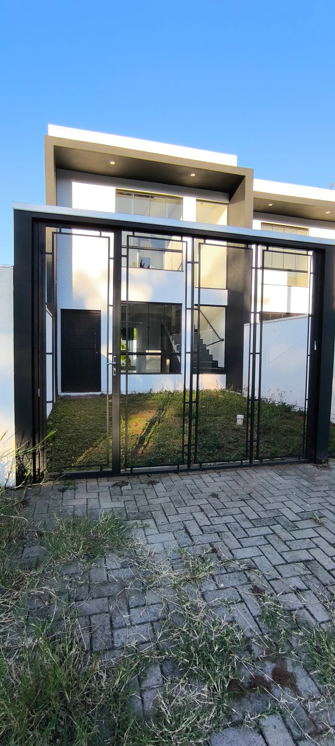 Casa Geminada 3 quartos Bairro São Jorge